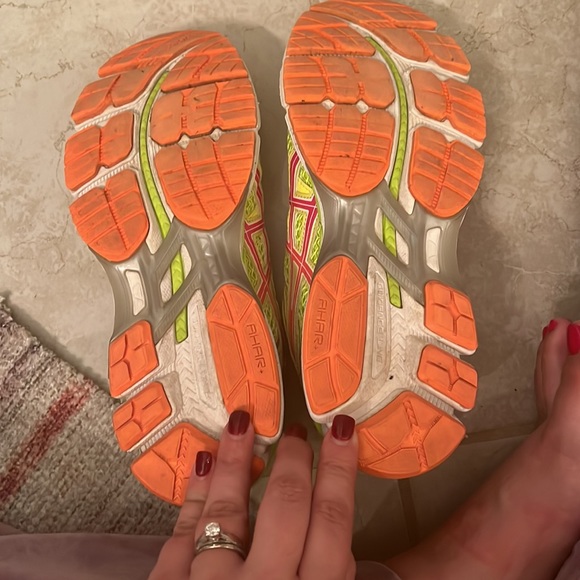 ASICS - Picture 3 of 4